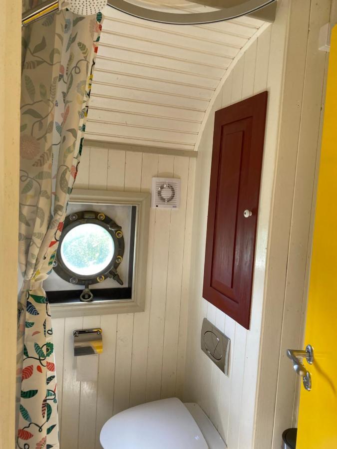Guesthouse Gjoel Gjol Bagian luar foto