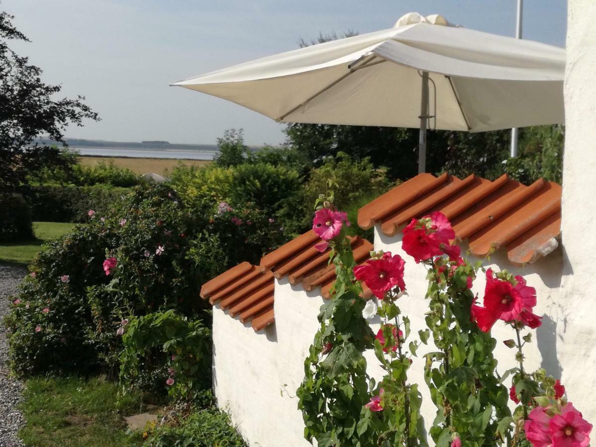 Guesthouse Gjoel Gjol Bagian luar foto