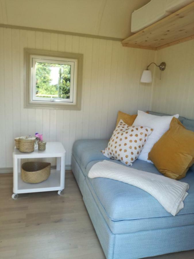 Guesthouse Gjoel Gjol Bagian luar foto